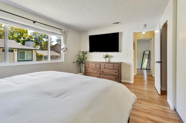 674 Galleon Court, San Jose CA: https://media.crmls.org/mediaz/deb63480-1915-483a-bc3c-2b62bd48188c.jpg