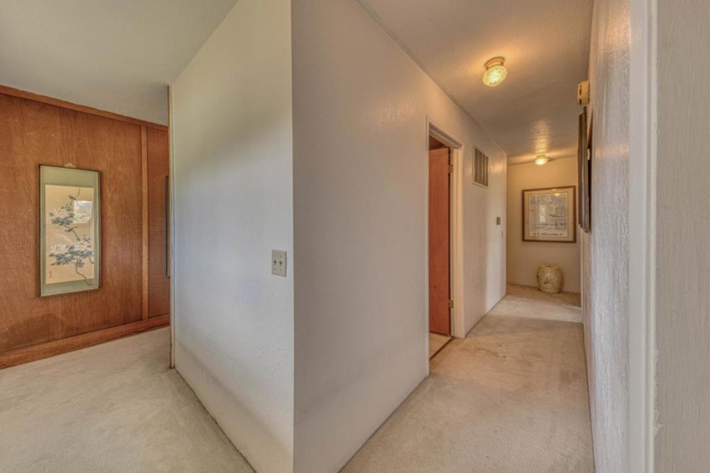 https://media.crmls.org/mediaz/deb77a11-ff22-4a9e-a4e2-696080f69a21.jpg?preset=X-Large