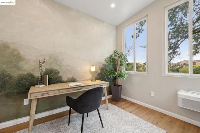 32 Pacer Pl., Walnut Creek CA: https://media.crmls.org/mediaz/deb7d3fb-0790-45a7-801c-c4b4e807a7df.jpg