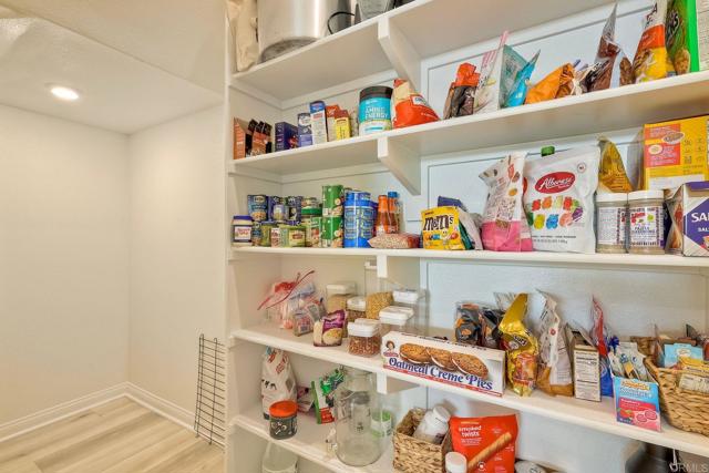 Detail Gallery Image 9 of 31 For 1715 Crabapple Way, Oceanside,  CA 92056 - 3 Beds | 2/1 Baths