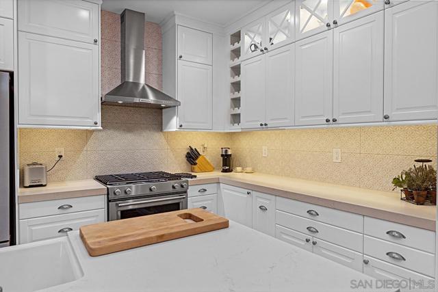 Image 17 of 54 For 2756 Bellezza Dr.
