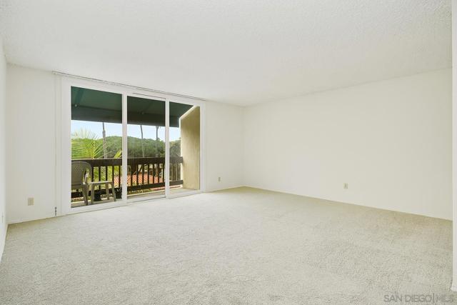 6333 La Jolla Blvd, La Jolla CA: https://media.crmls.org/mediaz/deb80fb4-e0d3-4bc0-a6da-e61496c4a635.jpg