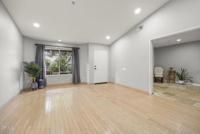 Detail Gallery Image 9 of 43 For 718 Binnacle St, Oxnard,  CA 93035 - 4 Beds | 2 Baths