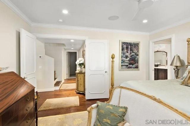 3868 Avenida Feliz, Rancho Santa Fe CA: https://media.crmls.org/mediaz/deb85588-af02-4b8d-af6e-e502370e054d.jpg