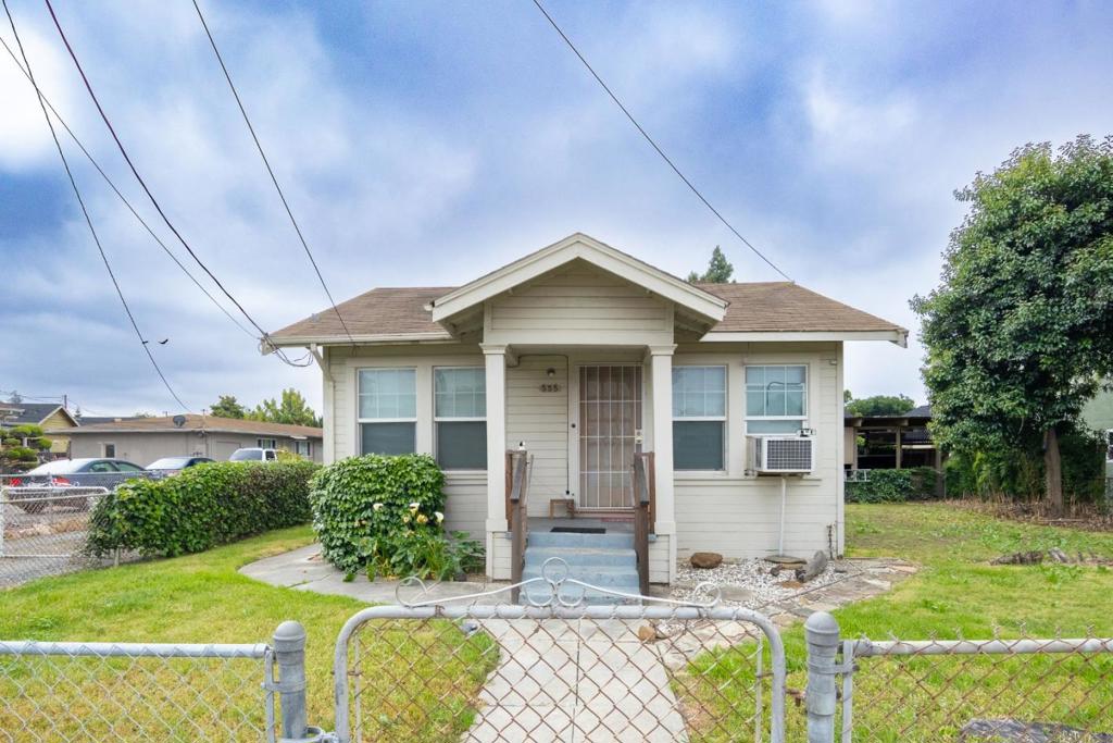 555 Laurel Avenue