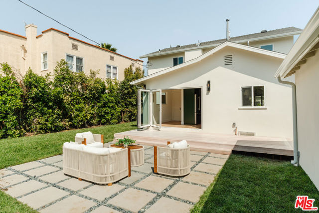 2221 Virginia Road, Los Angeles CA: https://media.crmls.org/mediaz/deb8ac7f-469f-4a2a-a370-0520b9a46ff3.jpg