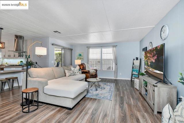 237 Aloha Way, Pittsburg CA: https://media.crmls.org/mediaz/deb8ed72-1deb-4ab0-a900-943c0e3b41be.jpg
