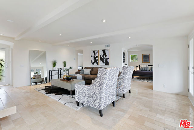 6240 Mulholland Highway, Los Angeles CA: https://media.crmls.org/mediaz/deb9491f-fae3-4d72-b1a2-40d64f843a78.jpg