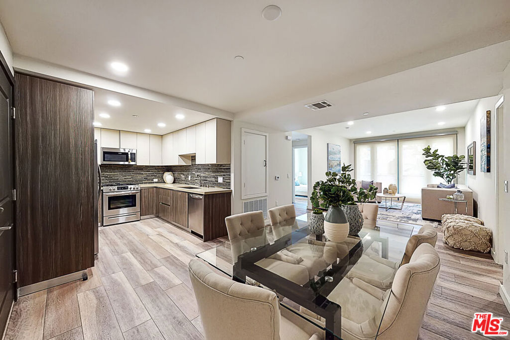 1070 S Bedford Street #402