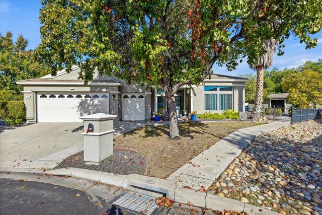 490 Chesapeake Terrace, Brentwood CA: https://media.crmls.org/mediaz/deb99a47-de01-47bf-9ad8-95b2328f2688.jpg