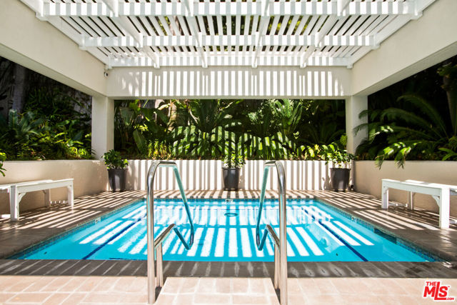 1131 Alta Loma Road, West Hollywood CA: https://media.crmls.org/mediaz/deb9b2d0-5fab-4e18-8bd9-06263e8f85a8.jpg