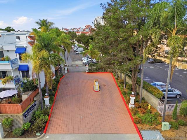 8310 Regents Rd, San Diego CA: https://media.crmls.org/mediaz/debab6ec-8a6b-48f8-9a20-67222d6c0e32.jpg