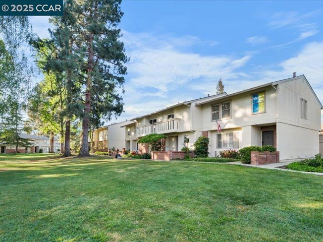 1818 Wildbrook Ct, Concord CA: https://media.crmls.org/mediaz/debba737-3a4a-42c2-b179-3df0810c04aa.jpg