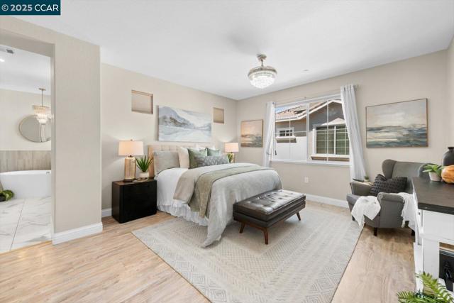 240 Alta St, Brentwood CA: https://media.crmls.org/mediaz/debbc516-6f29-4d18-aa6e-d1a5ad43f874.jpg