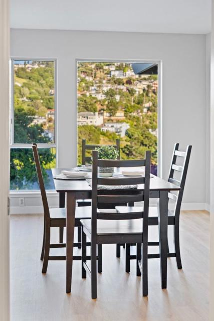 942 Viewridge Drive, San Mateo CA: https://media.crmls.org/mediaz/debc2b76-4d43-455a-9081-0c435e6b31e2.jpg