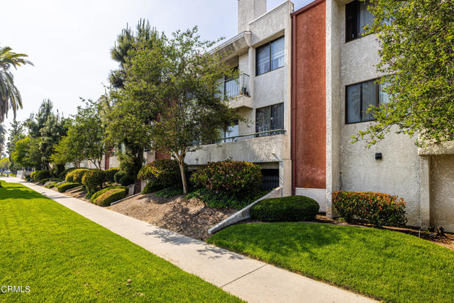 Detail Gallery Image 1 of 31 For 7211 Cozycroft Ave #36,  Winnetka,  CA 91306 - 2 Beds | 2 Baths