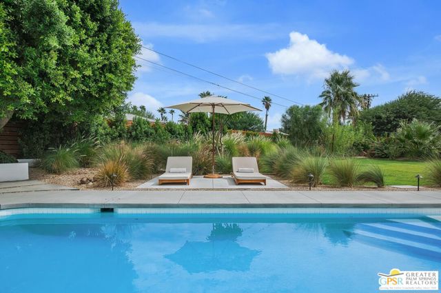 454 E Lindsey Drive, Palm Springs CA: https://media.crmls.org/mediaz/debc6f97-bc61-4165-abd2-8f03261c73fd.jpg