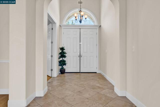 3322 Ashbourne Cir, San Ramon CA: https://media.crmls.org/mediaz/debc844a-20b7-49eb-8373-a092534ef162.jpg