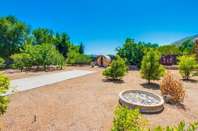 12919 Evalyn Place, Poway CA: https://media.crmls.org/mediaz/debcf21a-42d6-4145-a946-6981f21c514d.jpg