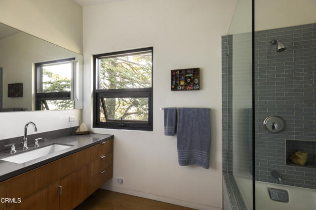 732 Crane Boulevard, Los Angeles CA: https://media.crmls.org/mediaz/debd2ea4-9e66-416a-a0a9-bd7065931377.jpg
