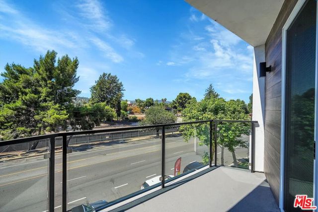 14419 Riverside Drive, 203A photo 10