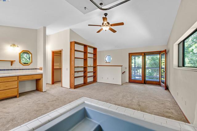 UPSTAIRS LUXURY SUITE