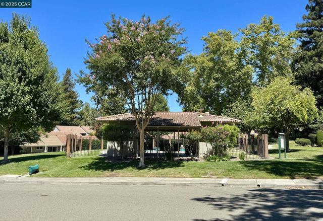 407 Tampico, Walnut Creek CA: https://media.crmls.org/mediaz/debe20f4-d679-46a4-bbff-442249dcb896.jpg