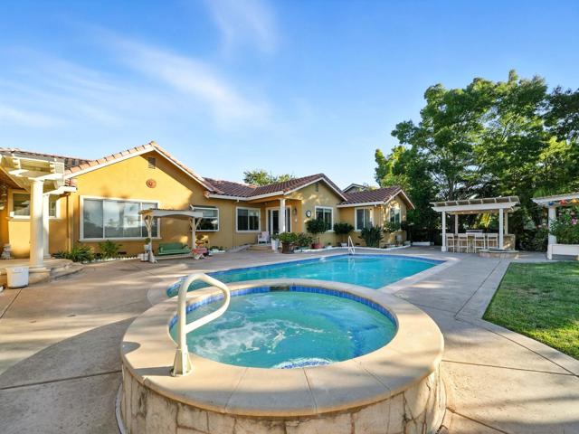 3097 High Meadow Ln, San Jose CA: https://media.crmls.org/mediaz/debe6878-cac1-4100-8be9-69e515bc37eb.jpg