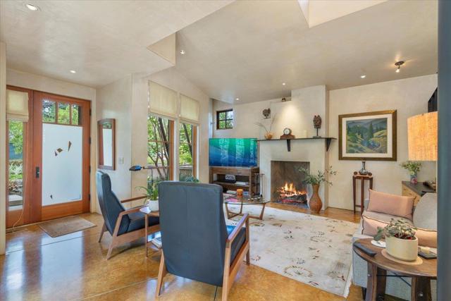 705 University Avenue, Los Altos CA: https://media.crmls.org/mediaz/debf2da5-8444-4481-87be-b0ff59e2752a.jpg
