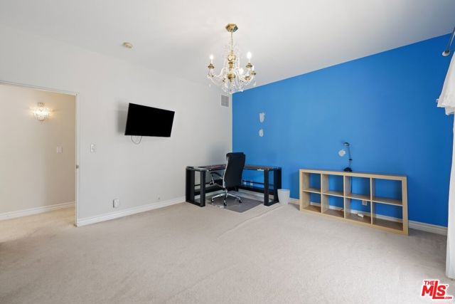 15656 Crownridge Place, Sherman Oaks CA: https://media.crmls.org/mediaz/debf43dd-b040-4f9d-b668-27e5a256bf3f.jpg