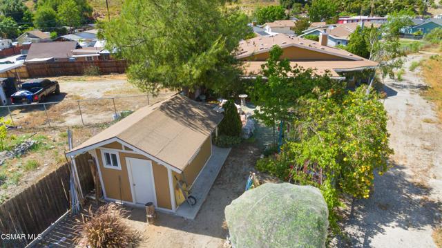 978 Main Street, Piru CA: https://media.crmls.org/mediaz/debf4499-ab3c-474d-b88a-4cf21d523856.jpg