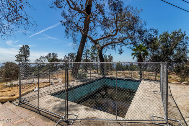 3360 Villa Grove Dr Drive, Altadena CA: https://media.crmls.org/mediaz/debfb234-000b-4199-a9ec-21cef3fb0147.jpg