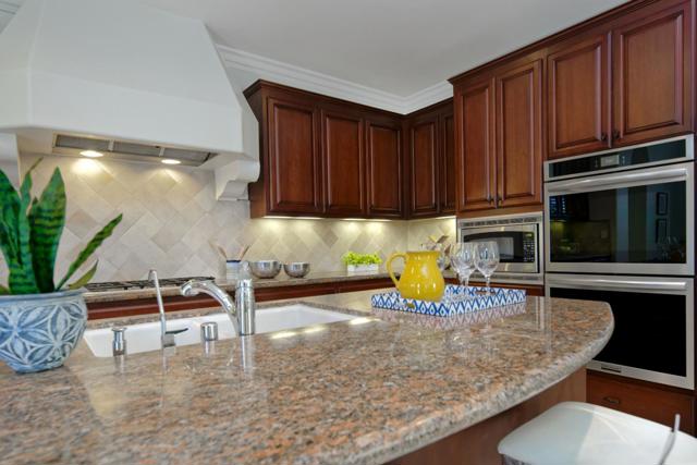 7160 Eagle Ridge Drive, Gilroy CA: https://media.crmls.org/mediaz/dec01e3c-f725-4be4-b47d-e3086d30c883.jpg
