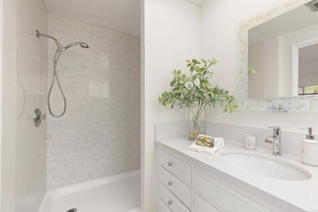 Detail Gallery Image 26 of 36 For 16571 Roca Dr, San Diego,  CA 92128 - 2 Beds | 2 Baths