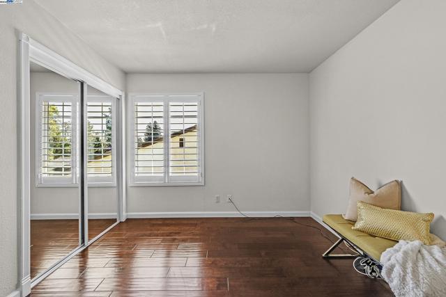 Image 24 of 42 For 45421 Parkmeadow Dr