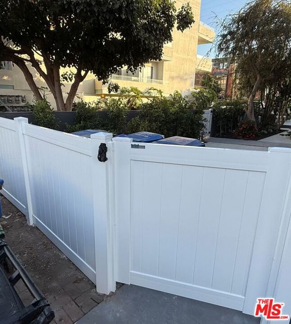 101 Catamaran (#3,4,5,6) Street, Marina del Rey CA: https://media.crmls.org/mediaz/dec173de-6bce-4874-bc03-0836c56be93f.jpg