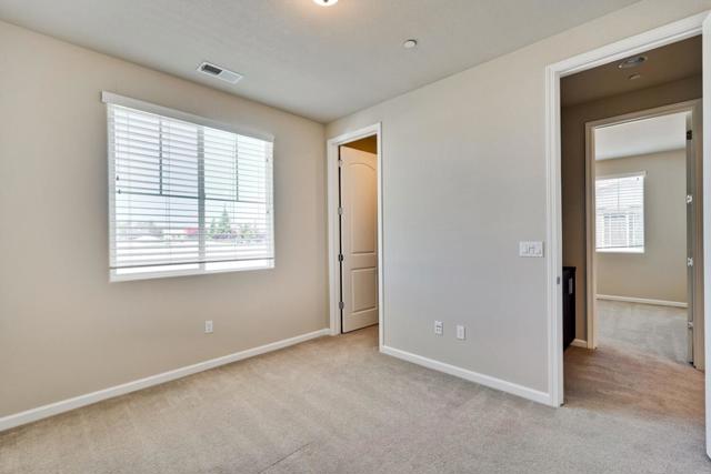 867 Maple Place, East Palo Alto CA: https://media.crmls.org/mediaz/dec1a714-5302-44fd-a483-c75e8405b485.jpg