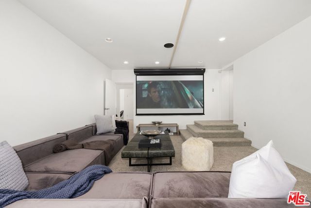 2477 Canyon Oak Drive, Los Angeles CA: https://media.crmls.org/mediaz/dec279fd-220c-40c6-b7b7-58f899240f92.jpg