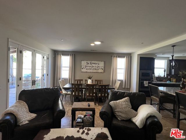 22379 Driftwood Court, Santa Clarita CA: https://media.crmls.org/mediaz/dec2c8ac-d227-4b8f-95e3-147dacd75b3d.jpg