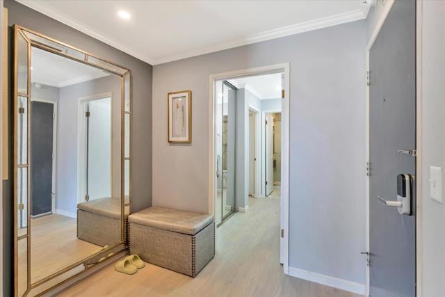 8 admiral, Emeryville CA: https://media.crmls.org/mediaz/dec33185-bdf1-43c7-983c-bd8e9744b183.jpg