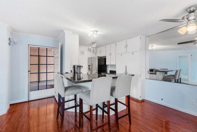 7087 Camino Revueltos #302, San Diego CA: https://media.crmls.org/mediaz/dec399ae-fc43-44b6-9424-e4d5c8d53e4e.jpg