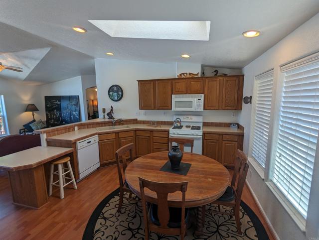 Detail Gallery Image 5 of 28 For 1351 Pepper Drive #52,  El Cajon,  CA 92021 - 3 Beds | 2 Baths