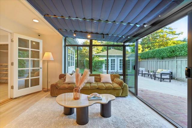 162 Del Monte Avenue, Los Altos CA: https://media.crmls.org/mediaz/dec3c4e7-4689-400a-abb2-679c96c8506c.jpg