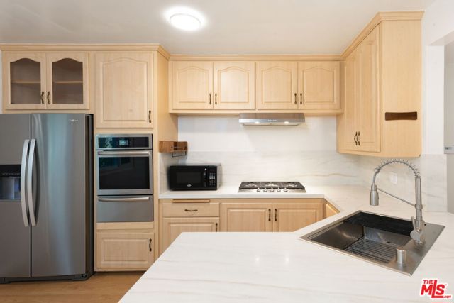 8335 W Manchester Avenue, Playa del Rey CA: https://media.crmls.org/mediaz/dec3c971-aebe-44e7-85dd-67901cc5df41.jpg