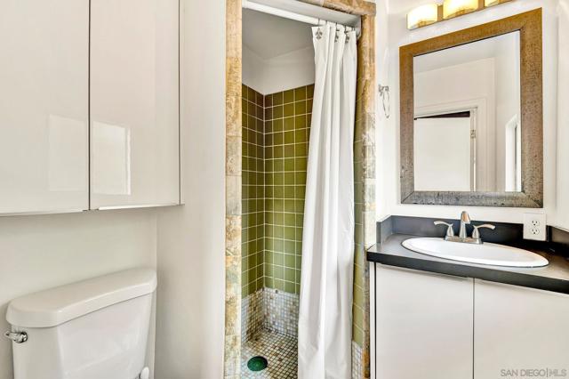 328 30 9th St, Del Mar CA: https://media.crmls.org/mediaz/dec40456-b355-46a2-a55b-5d039d7541f0.jpg