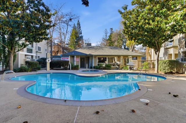2530 Oak Road, Walnut Creek CA: https://media.crmls.org/mediaz/dec405e9-e0fc-4eaf-b0d5-7d8bbe49d6b1.jpg