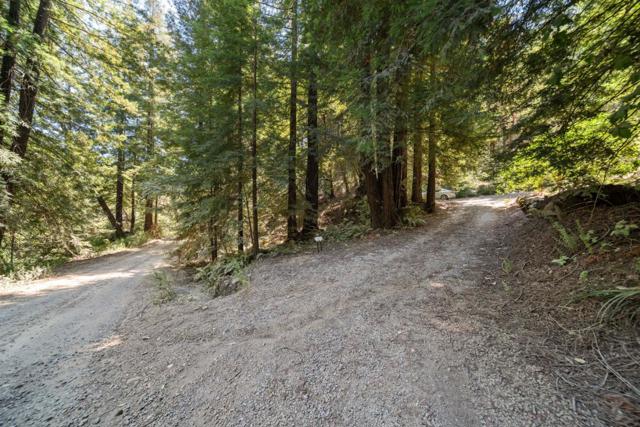 2305 Bear Canyon Road, Los Gatos CA: https://media.crmls.org/mediaz/dec4137c-4825-490b-95ed-40fe02473a1e.jpg