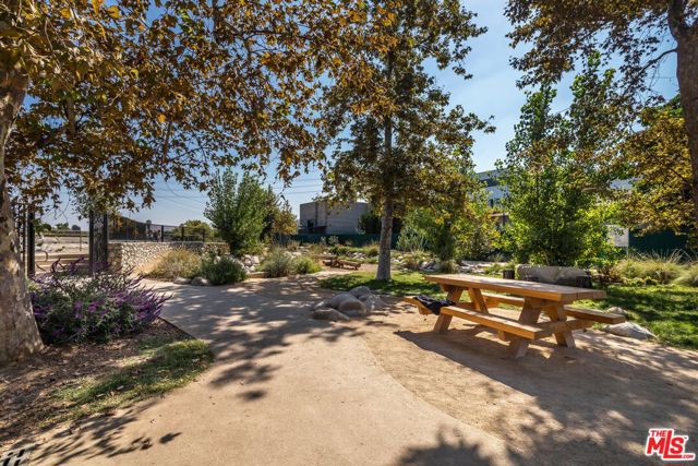 2660 Newell Street, Los Angeles, California 90039, ,Multi-Family,For Sale,Newell,25602195
