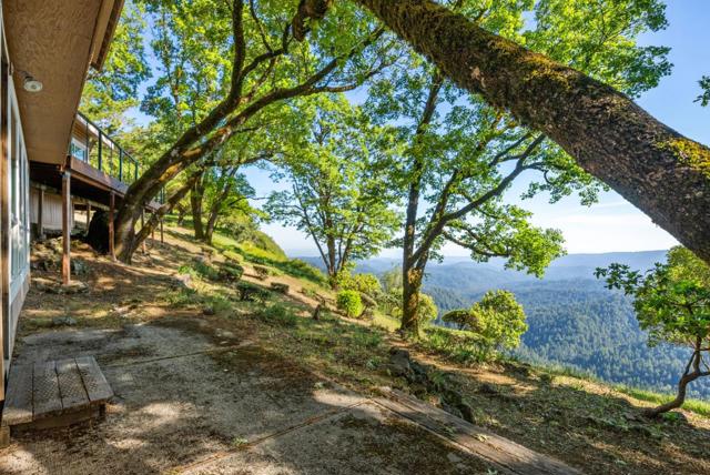 20243 Beatty Ridge Road, Los Gatos CA: https://media.crmls.org/mediaz/dec44591-5f6f-4515-b1b3-4b75fe278afe.jpg