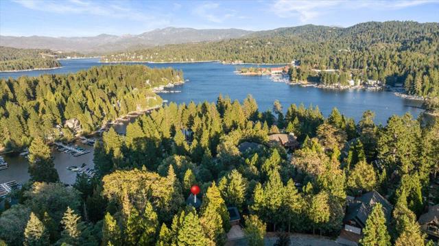 27621 Cedarwood Drive, Lake Arrowhead CA: https://media.crmls.org/mediaz/dec499e2-9b52-4f2f-a414-8cb569843982.jpg